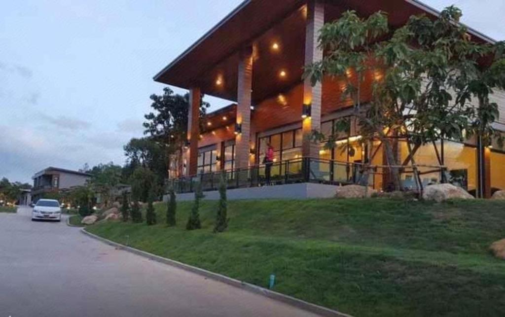 Nutchana Hill Boutique Hotel ハートヤイ エクステリア 写真