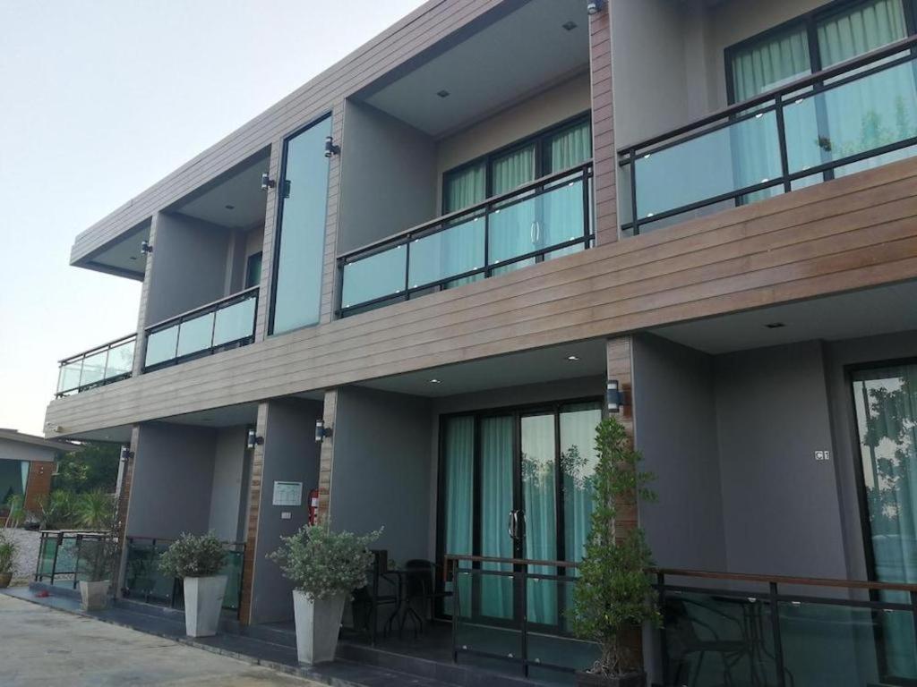Nutchana Hill Boutique Hotel ハートヤイ エクステリア 写真